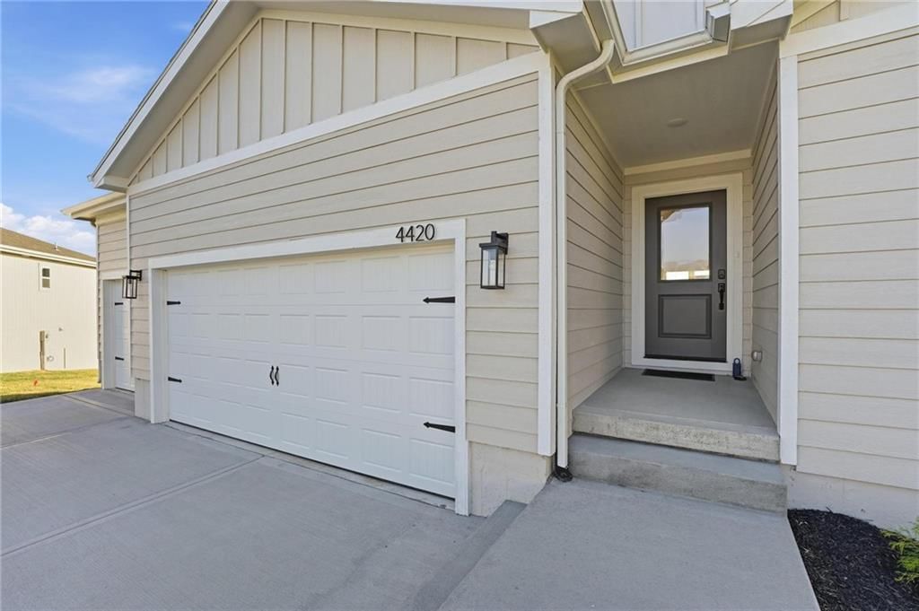 4420 SW Grindstone Circle — photo 2
