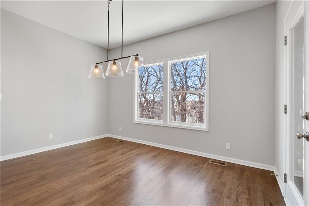 Photo 5 of 16 - 25381 W 148th Street