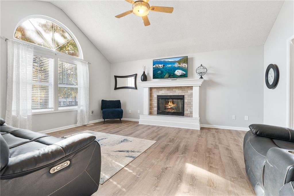 105 NE Madison Court — photo 5