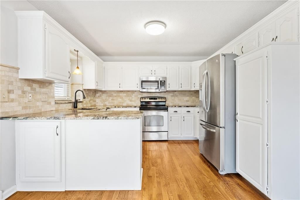 105 NE Madison Court — photo 10