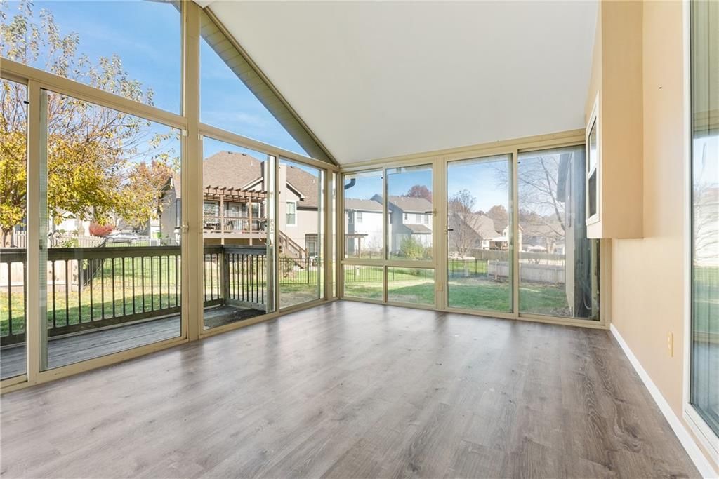 105 NE Madison Court — photo 34