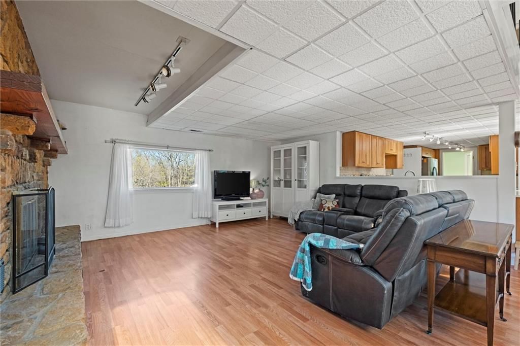 Photo 5 of 35 - 27977 W 311th Street