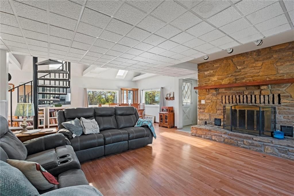 Photo 7 of 35 - 27977 W 311th Street