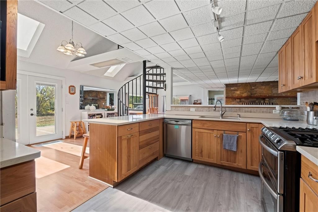Photo 11 of 35 - 27977 W 311th Street