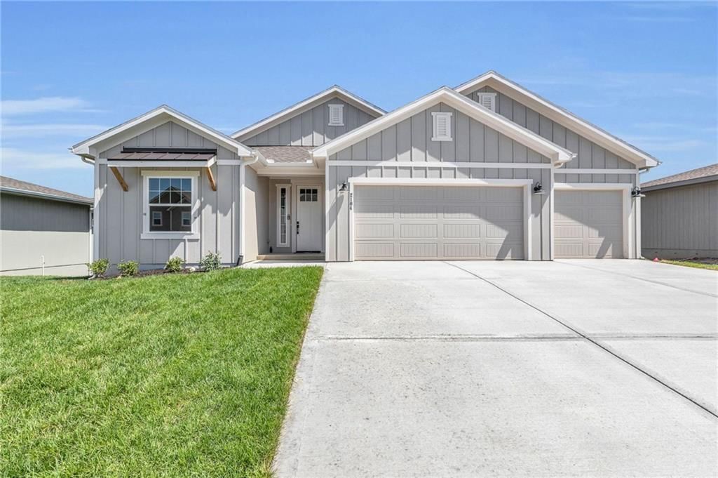 1607 Grayhawk Drive — photo 1