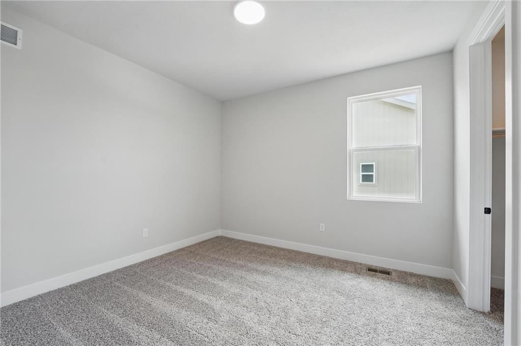 Photo 9 of 48 - 1617 Grayhawk Drive