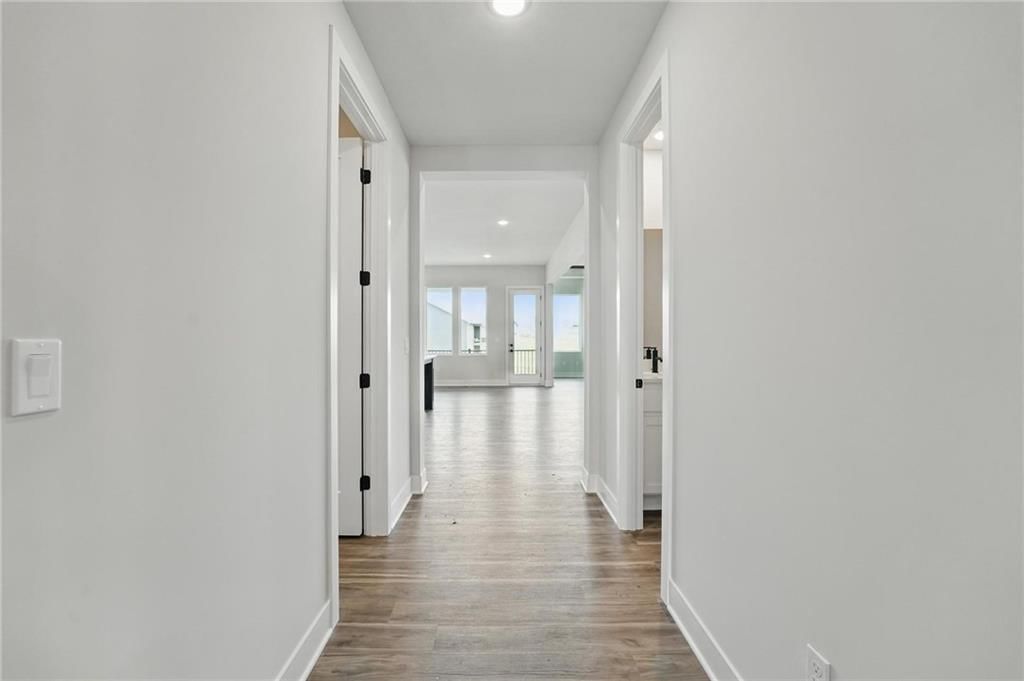 Photo 12 of 48 - 1617 Grayhawk Drive