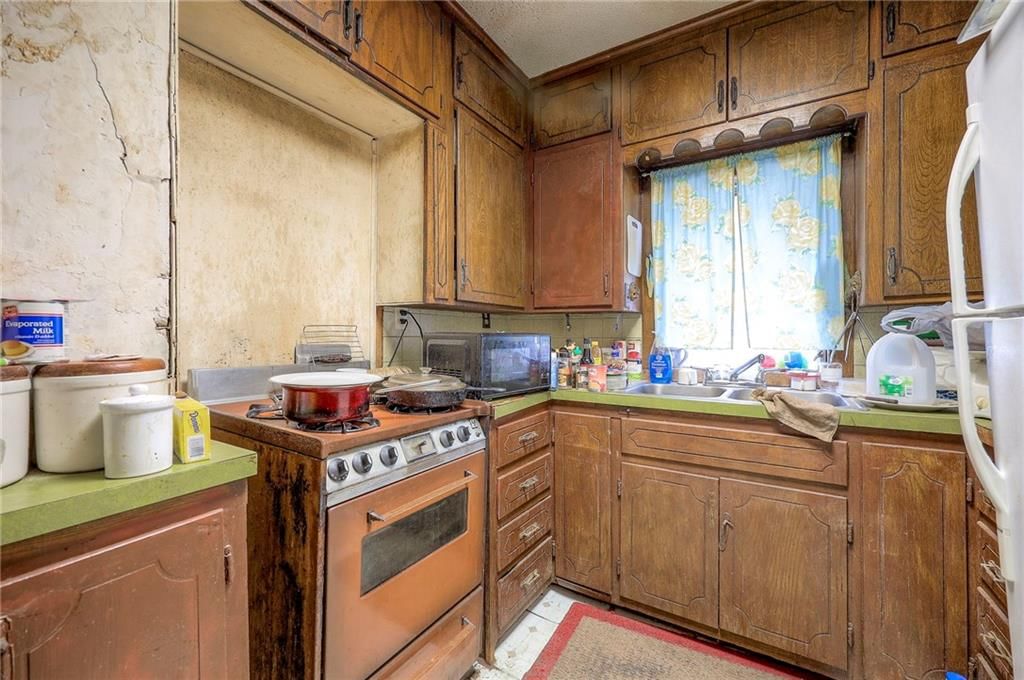 2225 Jackson Avenue — photo 8