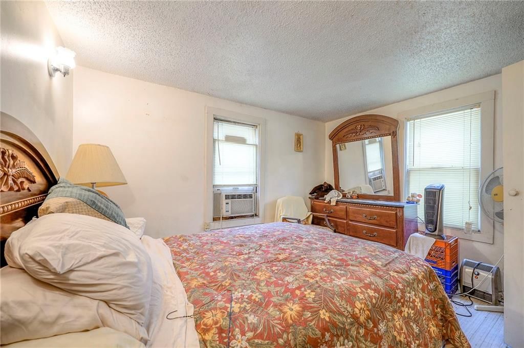 2225 Jackson Avenue — photo 10