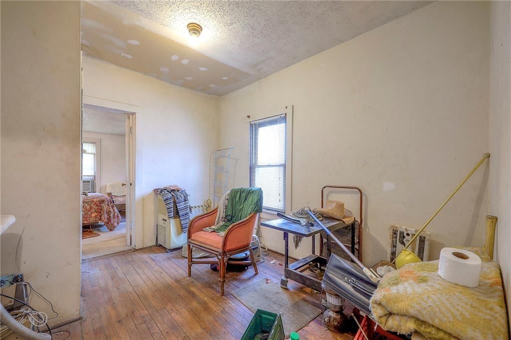 2225 Jackson Avenue — photo 12