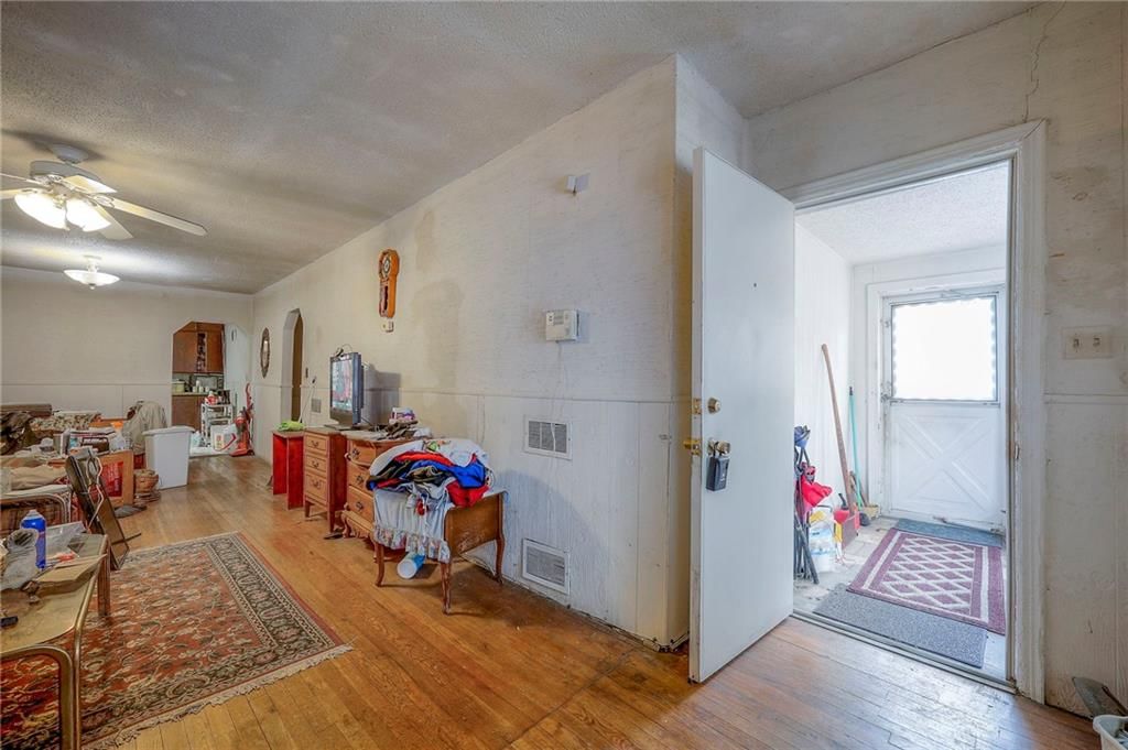 2225 Jackson Avenue — photo 16