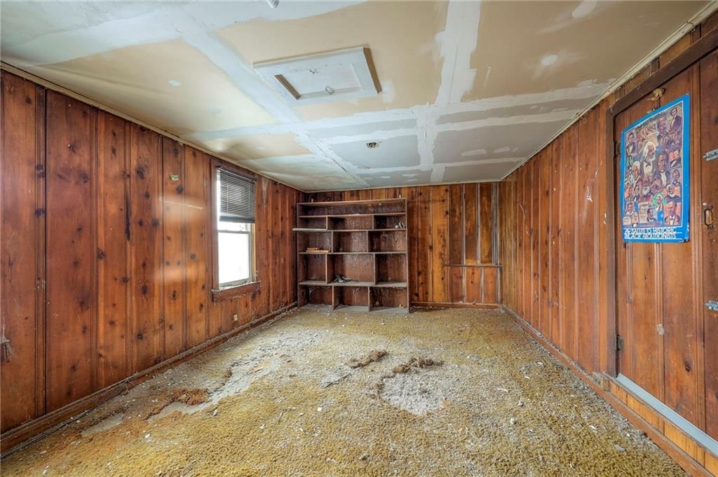 2225 Jackson Avenue — photo 17