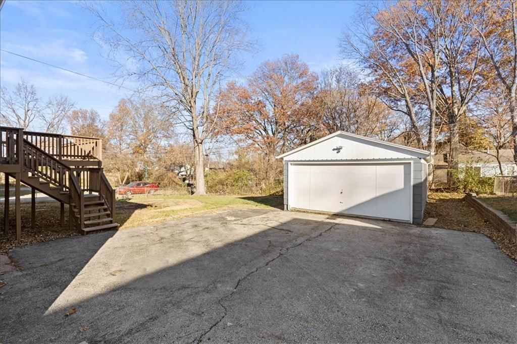 2641 S 31st Street — photo 23