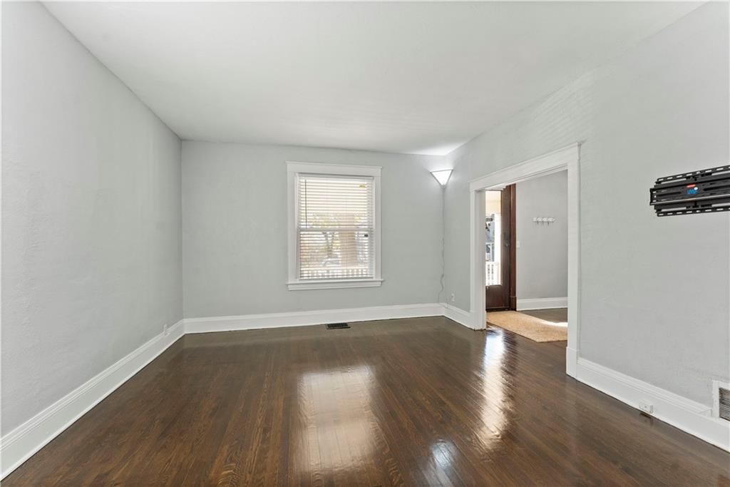 3224 E 11th Street — photo 9