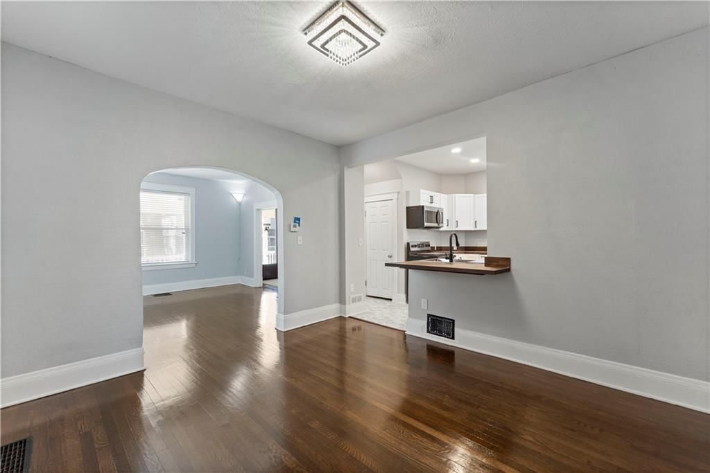 3224 E 11th Street — photo 10