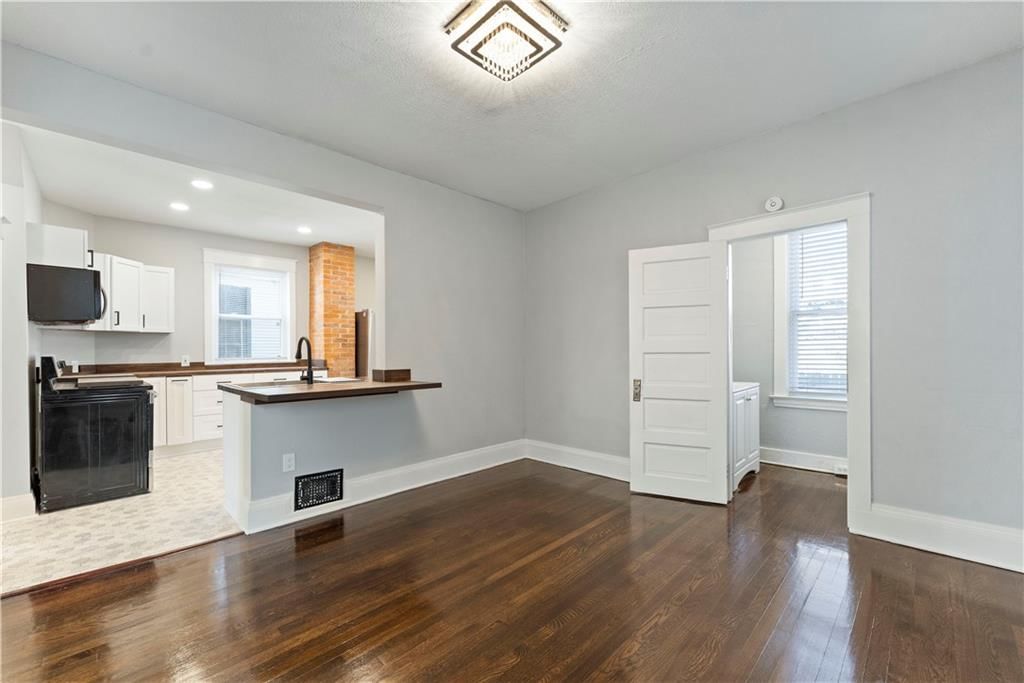 3224 E 11th Street — photo 12