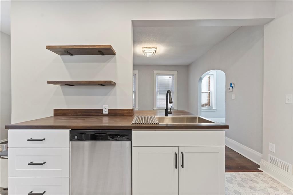 3224 E 11th Street — photo 14