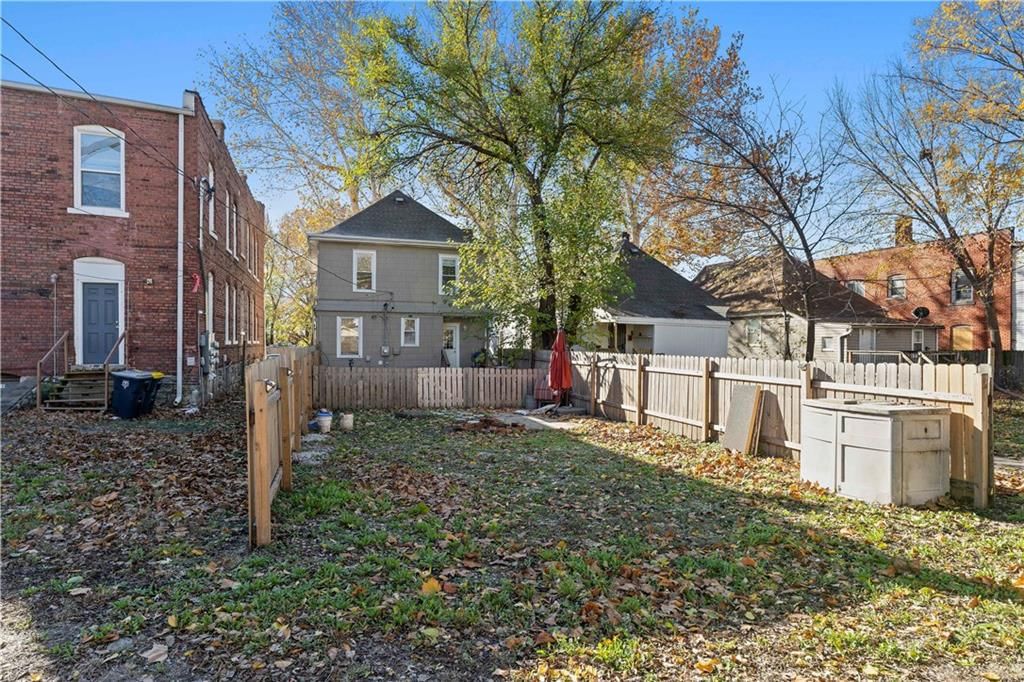 3224 E 11th Street — photo 30