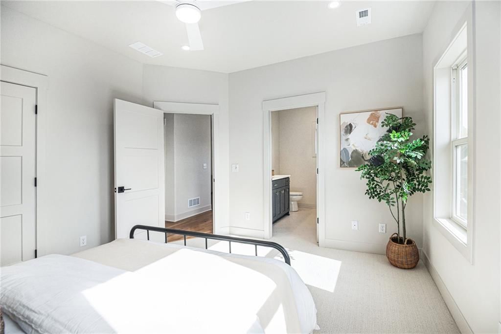 55 E 36th Street — photo 23