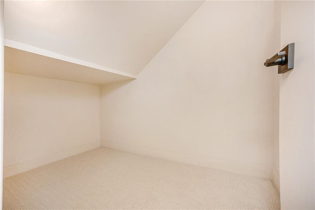 55 E 36th Street — photo 30