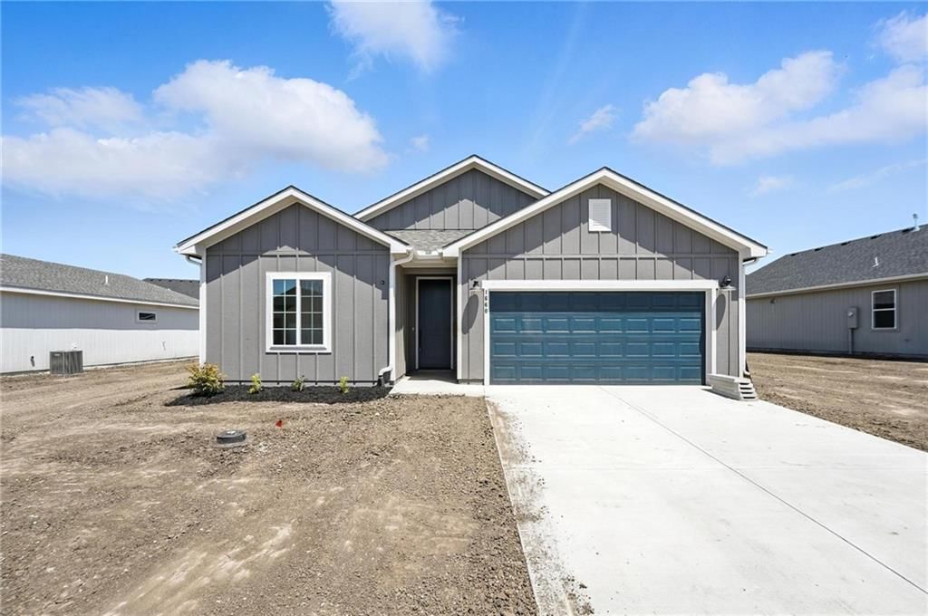 Photo 2 of 27 - 1660 Grayhawk Drive