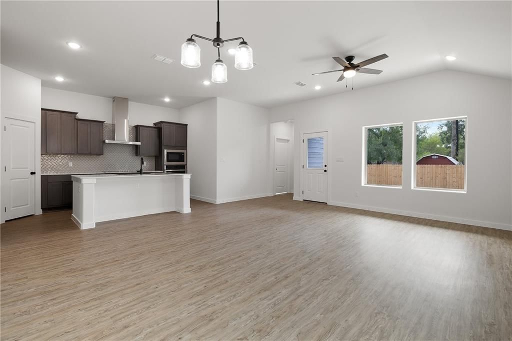 1648 Grayhawk Drive — photo 3