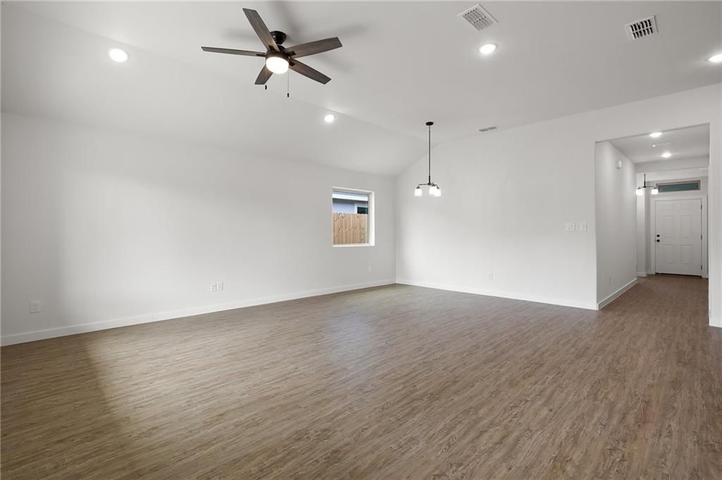 1648 Grayhawk Drive — photo 4
