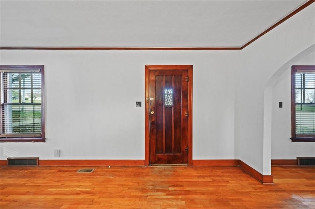 901 Metropolitan Avenue — photo 8