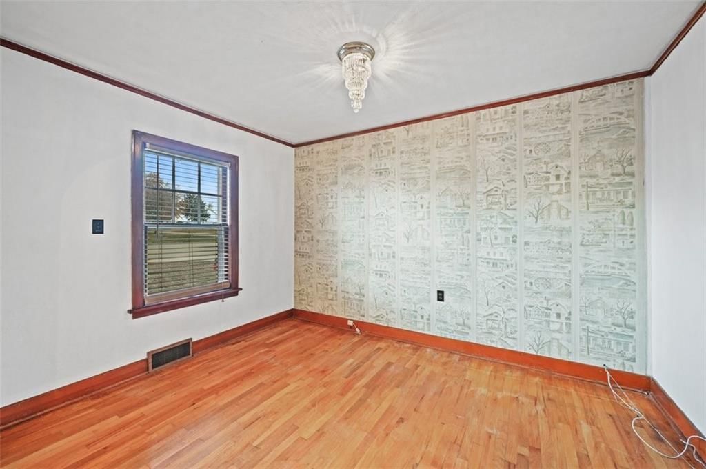 901 Metropolitan Avenue — photo 9