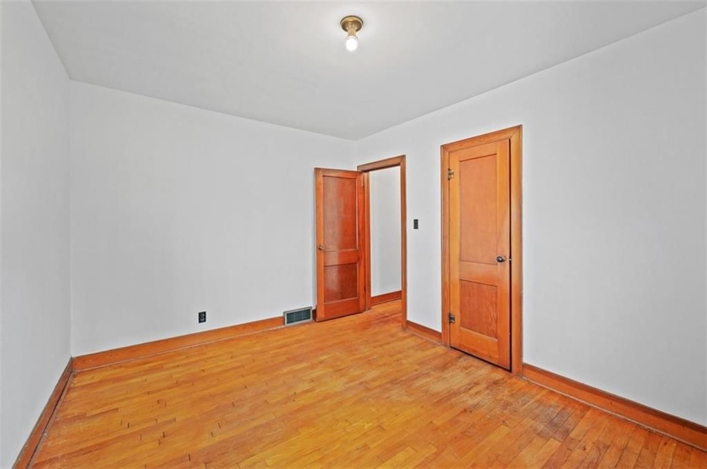 901 Metropolitan Avenue — photo 17