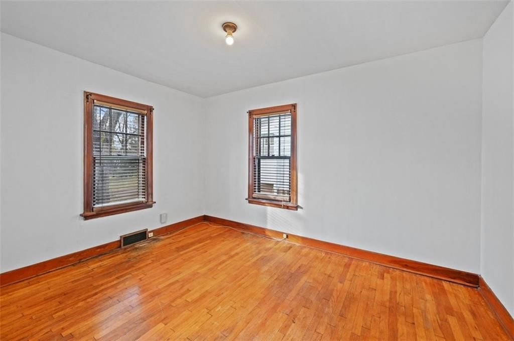 901 Metropolitan Avenue — photo 18