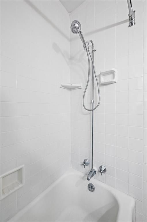 901 Metropolitan Avenue — photo 19