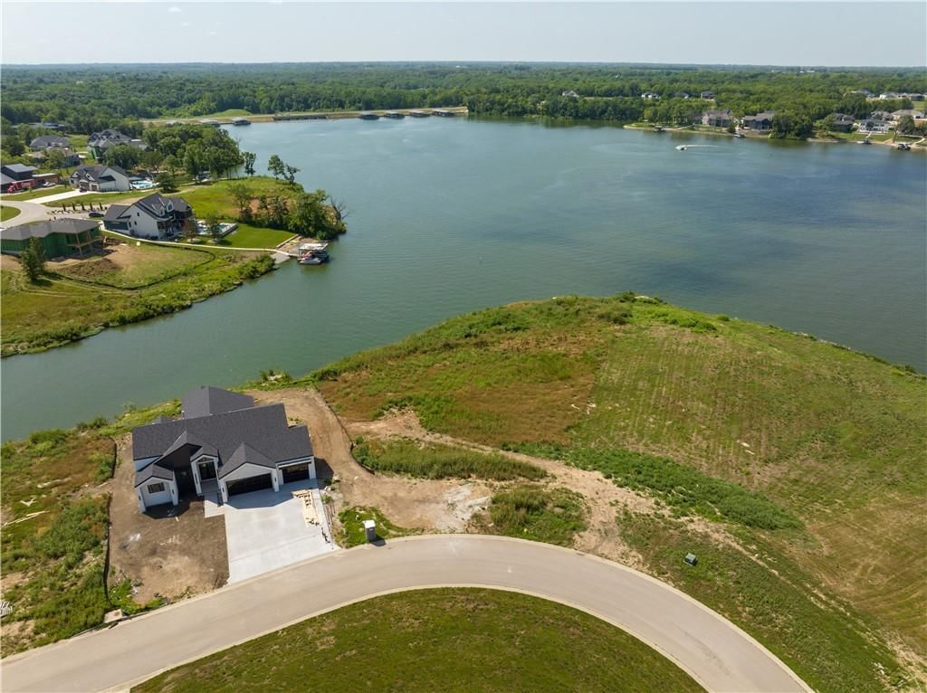 Photo 14 of 35 - 16 Checotah Bluffs Circle