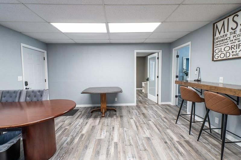 1013 W 11th Street — photo 5
