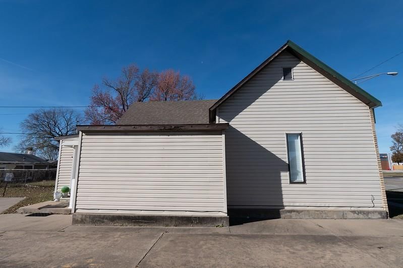 1013 W 11th Street — photo 13