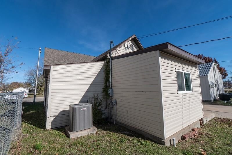 1013 W 11th Street — photo 14