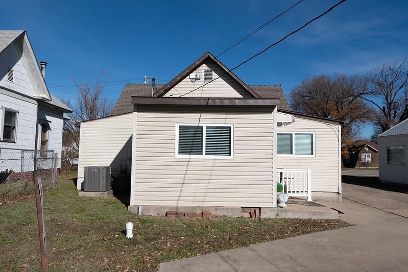 1013 W 11th Street — photo 15
