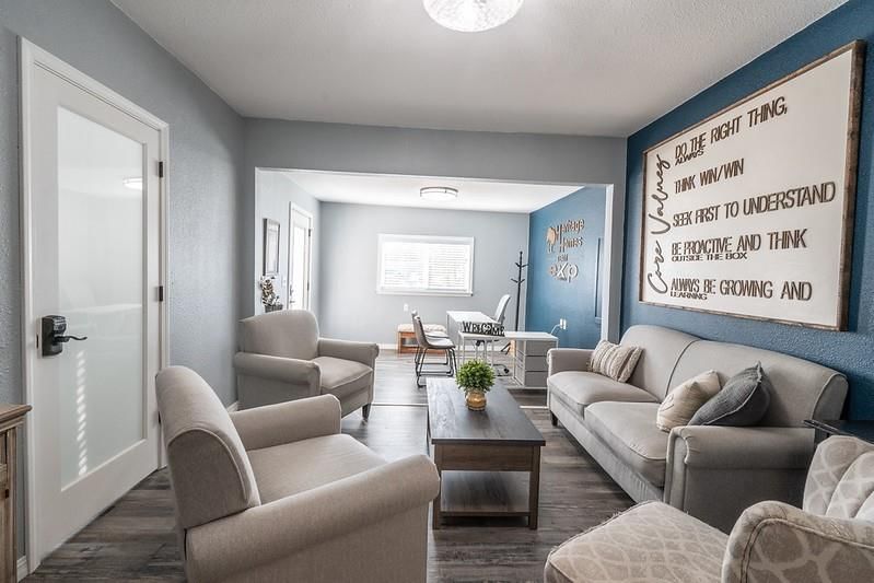 1013 W 11th Street — photo 17
