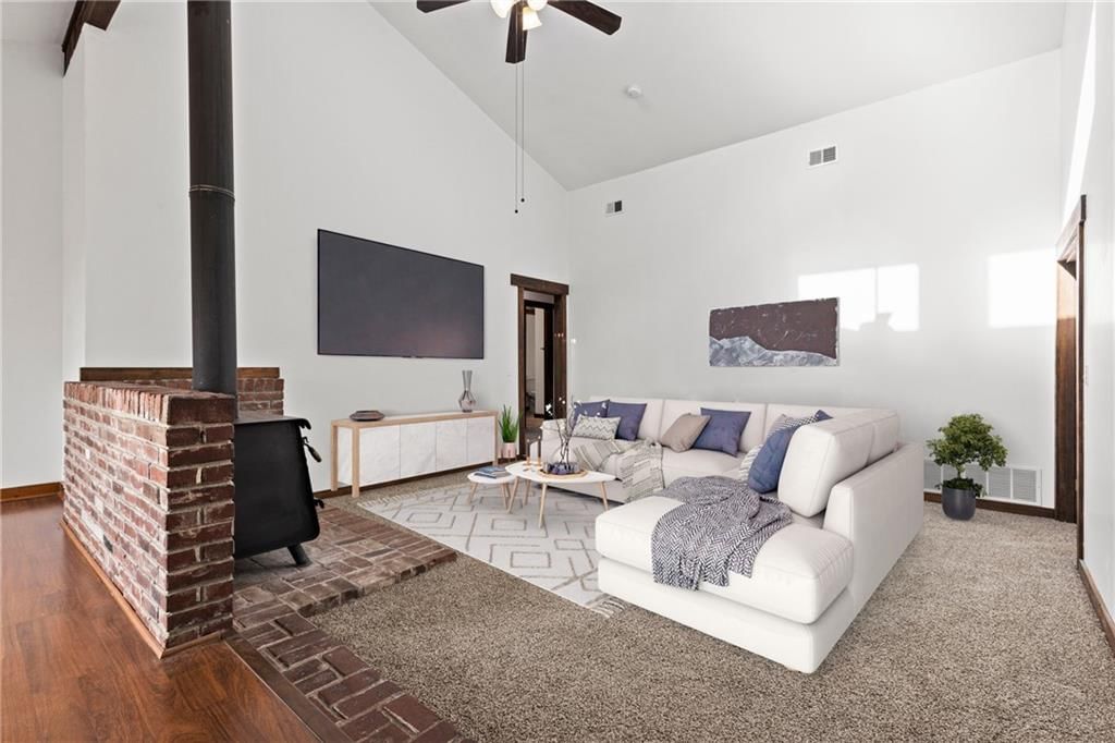 1306 E Hubach Hill Road — photo 5