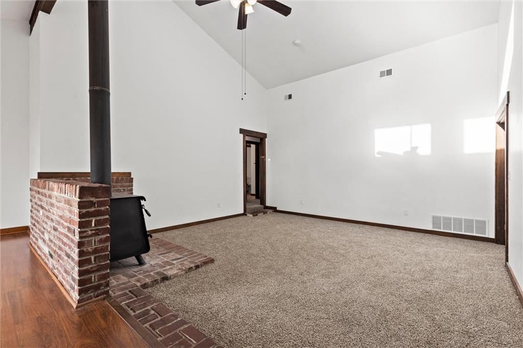 1306 E Hubach Hill Road — photo 6