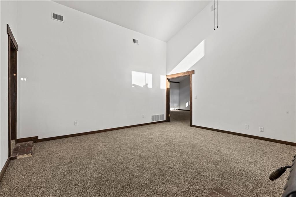 1306 E Hubach Hill Road — photo 8
