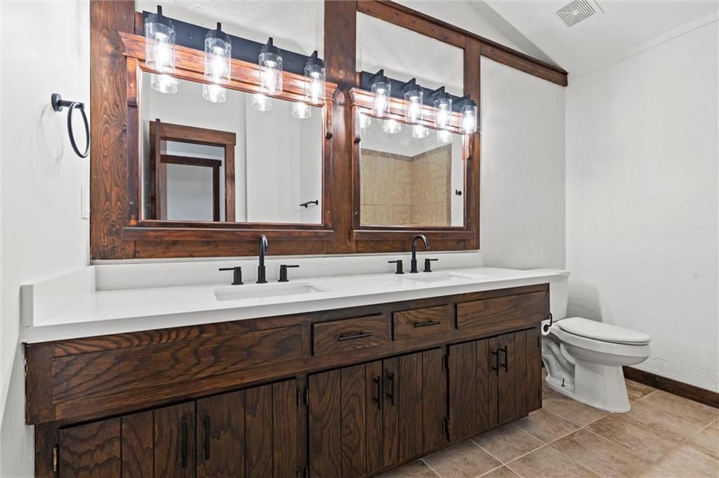 1306 E Hubach Hill Road — photo 23