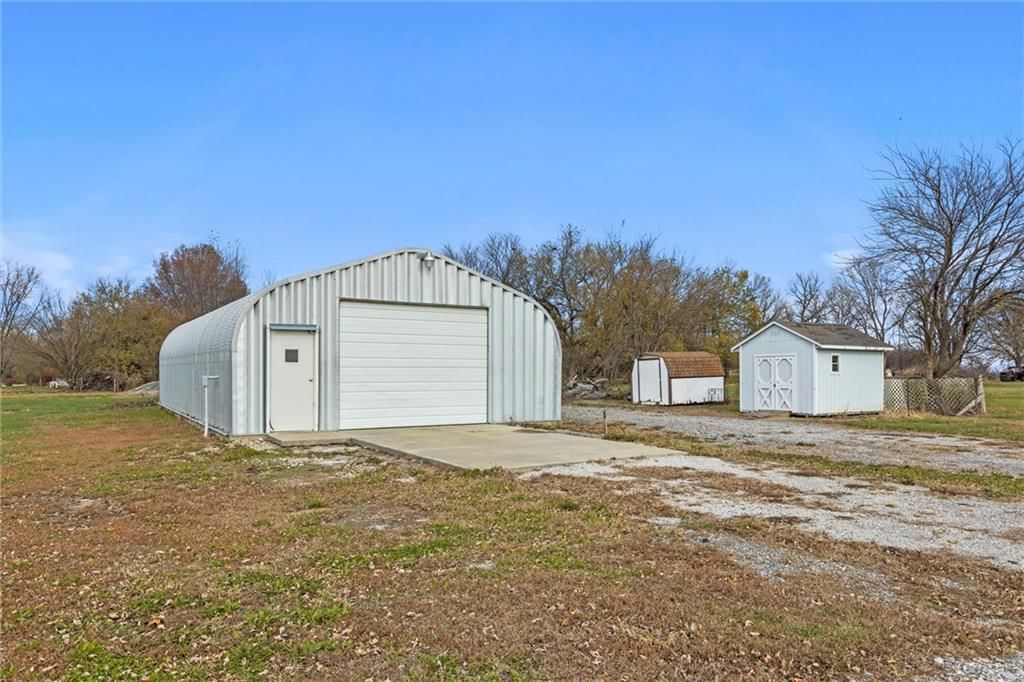 1306 E Hubach Hill Road — photo 34