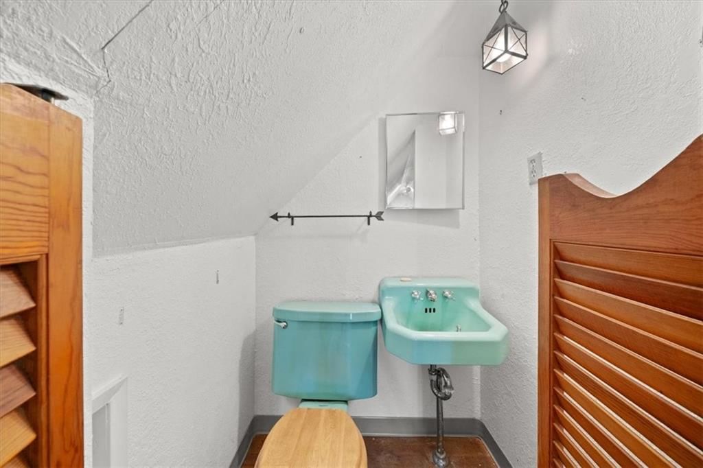 8117 W 61st Street — photo 23