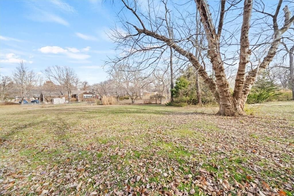 8117 W 61st Street — photo 25