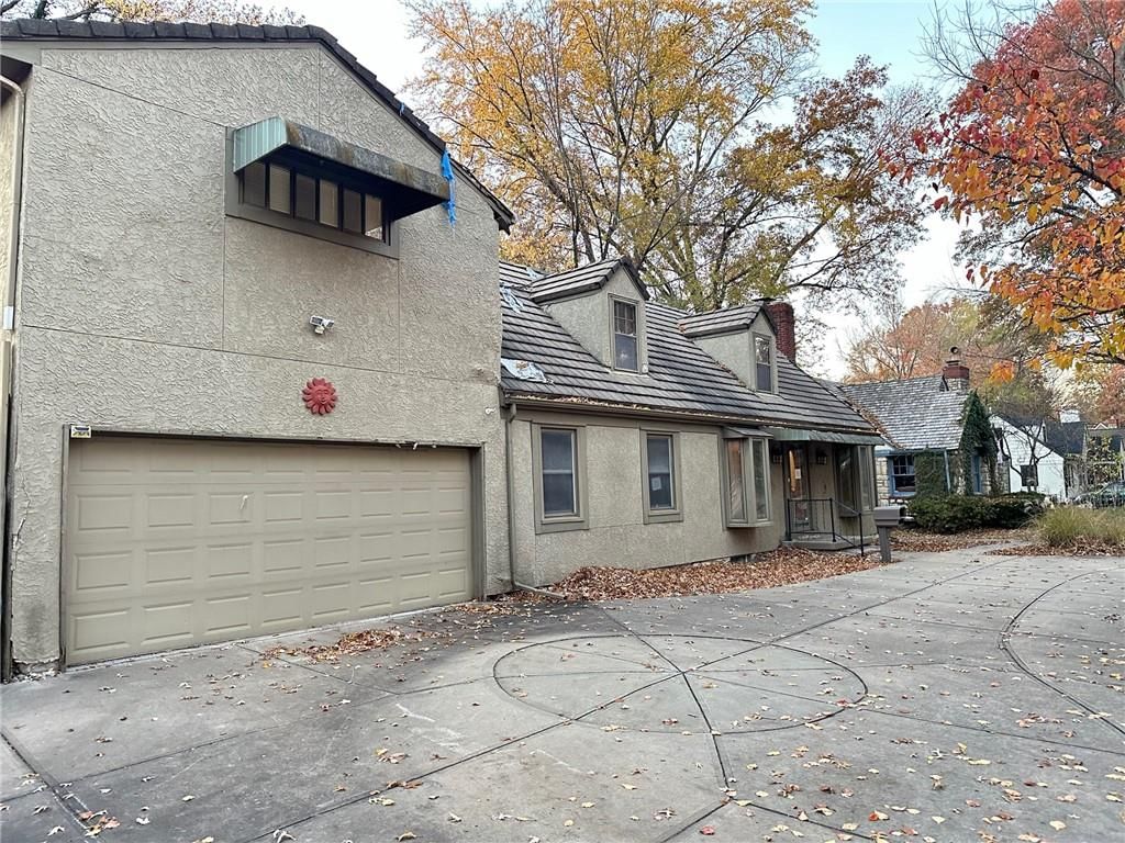 8120 Lee Boulevard — photo 3