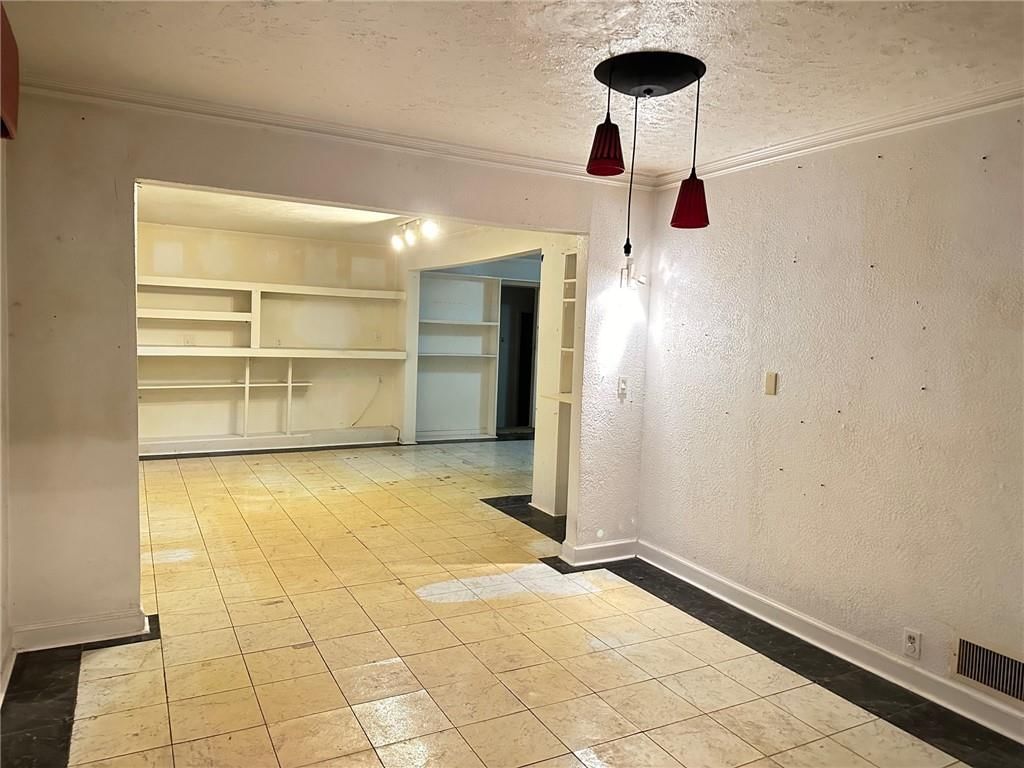 8120 Lee Boulevard — photo 10