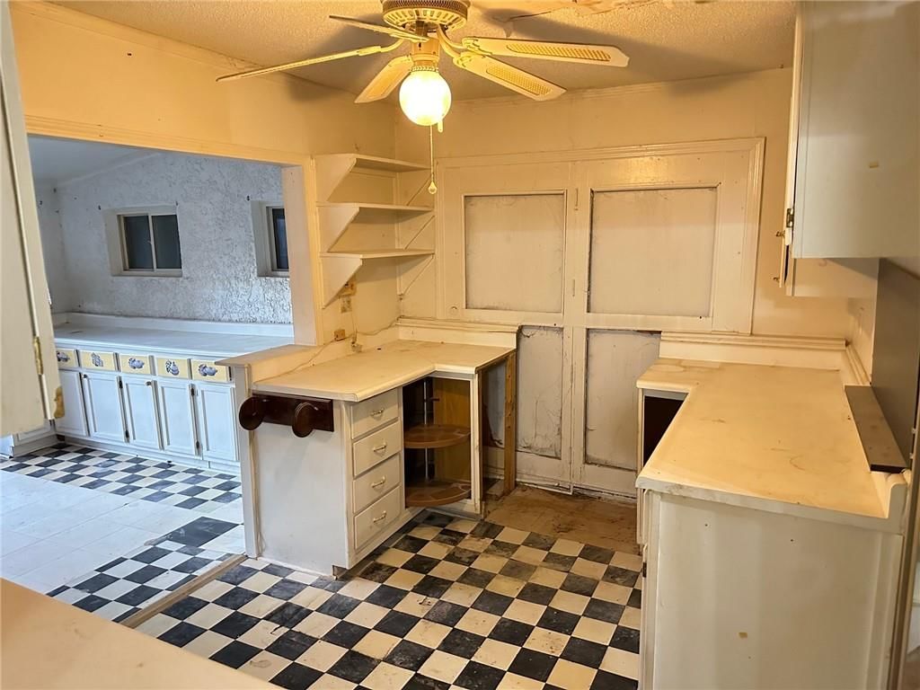 8120 Lee Boulevard — photo 14