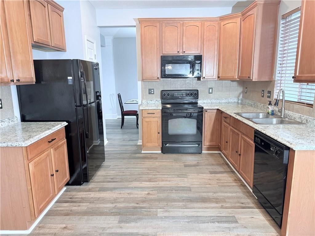 8741 Sunray Drive — photo 9