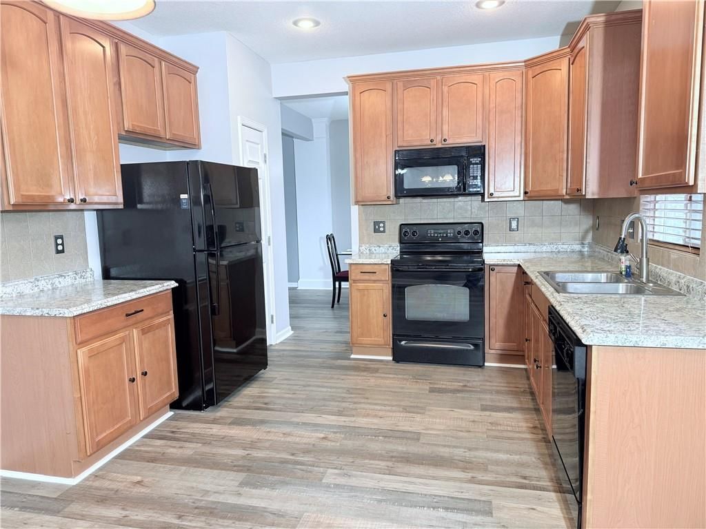 8741 Sunray Drive — photo 10